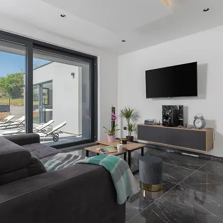 Luxury Ii With Heated Pool, Jacuzzi & Sauna *