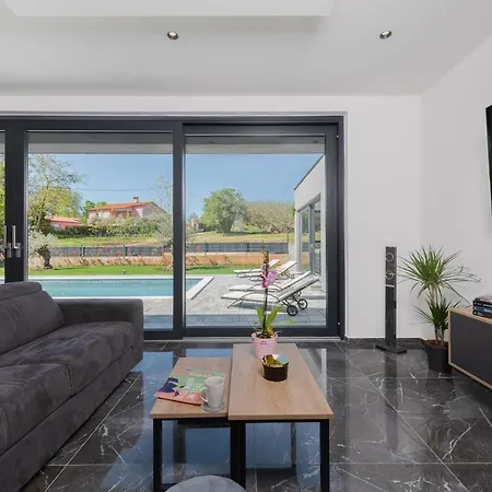 Luxury Ii With Heated Pool, Jacuzzi & Sauna Villa