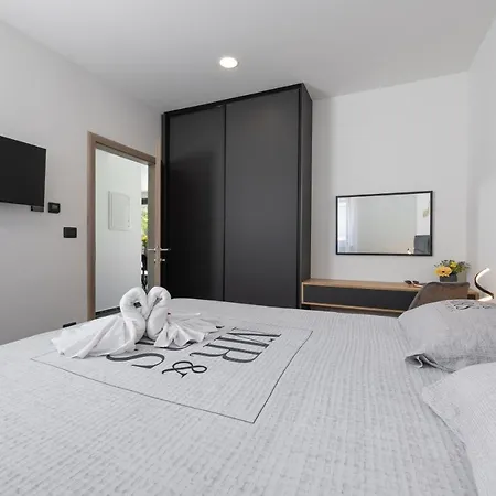 Luxury Ii With Heated Pool, Jacuzzi & Sauna *