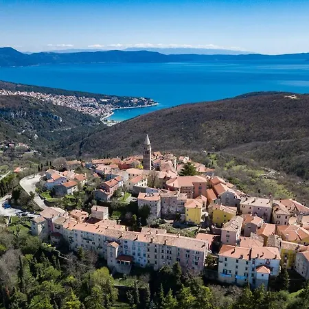 Villa Luxury Ii With Heated Pool, Jacuzzi & Sauna *