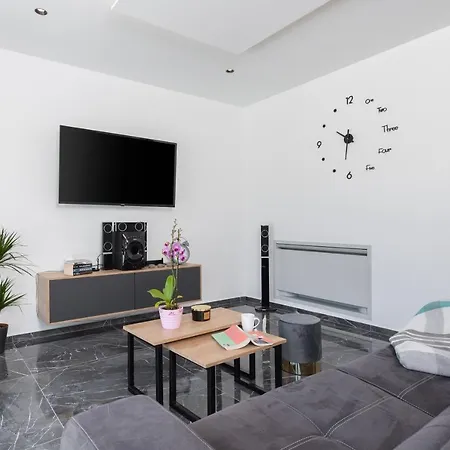 Luxury Ii With Heated Pool, Jacuzzi & Sauna Villa *