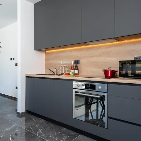 Villa Luxury Ii With Heated Pool, Jacuzzi & Sauna