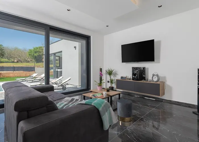 Luxury Ii With Heated Pool, Jacuzzi & Sauna *