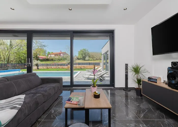 Luxury Ii With Heated Pool, Jacuzzi & Sauna Villa