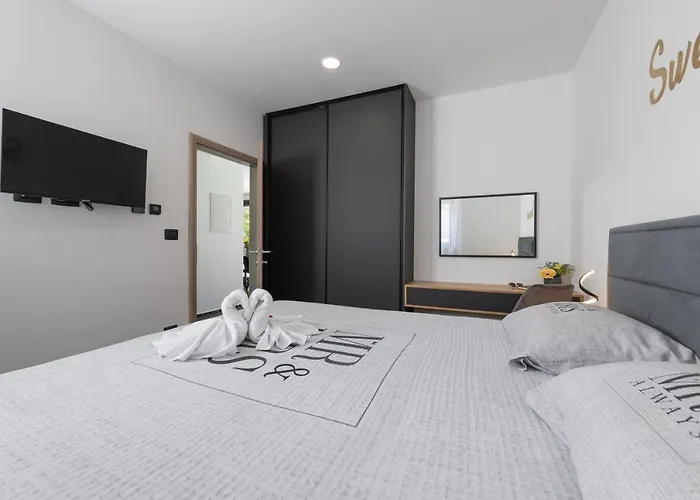 Luxury Ii With Heated Pool, Jacuzzi & Sauna *